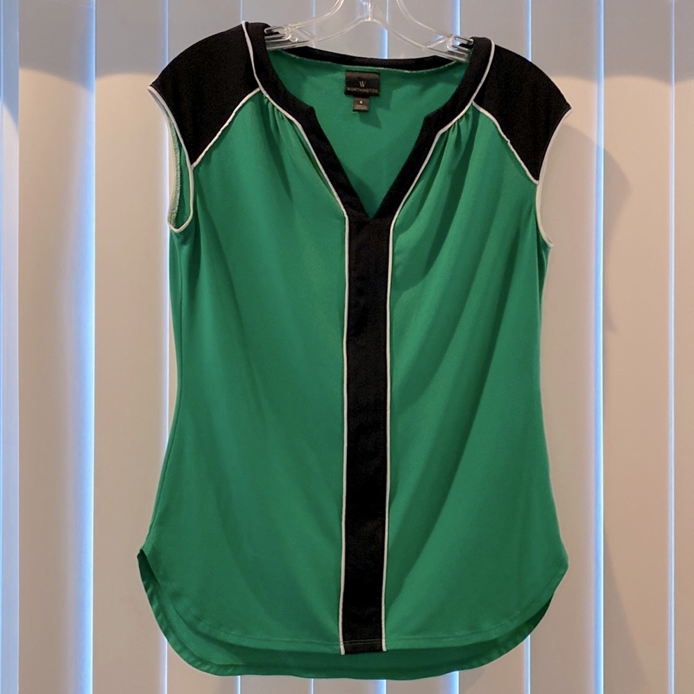 Green & Black trendy, sleeveless blouse, EUC